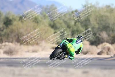 media/Dec-07-2025-CVMA (Sun) [[3e7d2de5dc]]/Race 12- Formula 40 MW and LW/